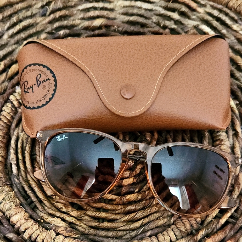 Ray-Ban Brown Sunglasses with Case